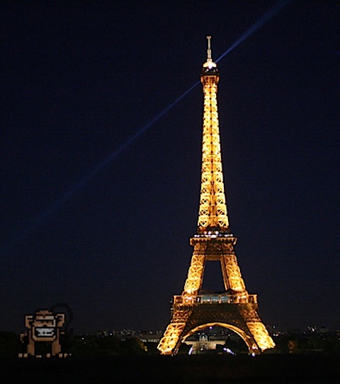 Paris/Frankreich ++ Juli 2010 ++ Eifelturm bei Nacht